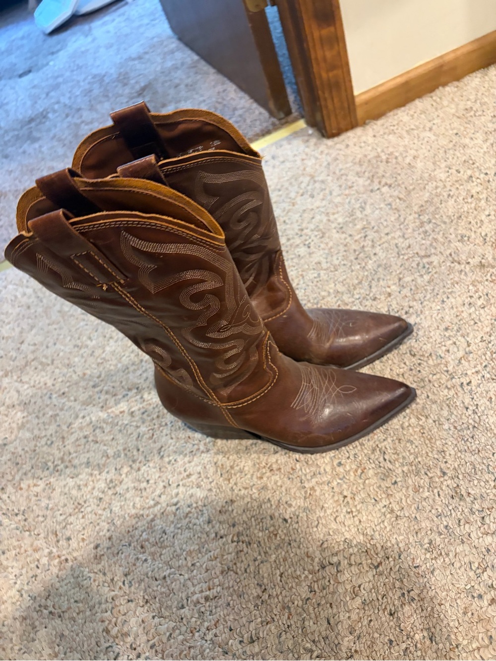 Steve Madden Brown Pointed-Toe Western Heeled Boots